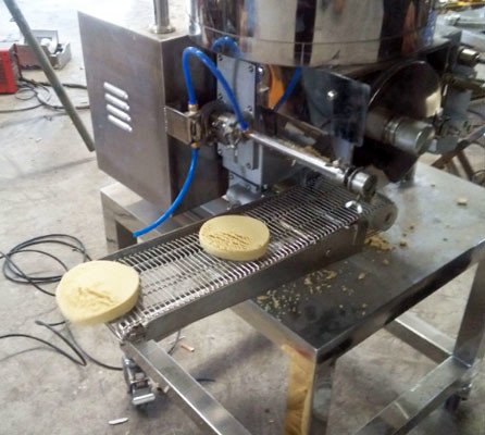 Kleiner Handelsburger Burger-Patty Machine Chickens 2100PCS/H, der Maschine herstellt